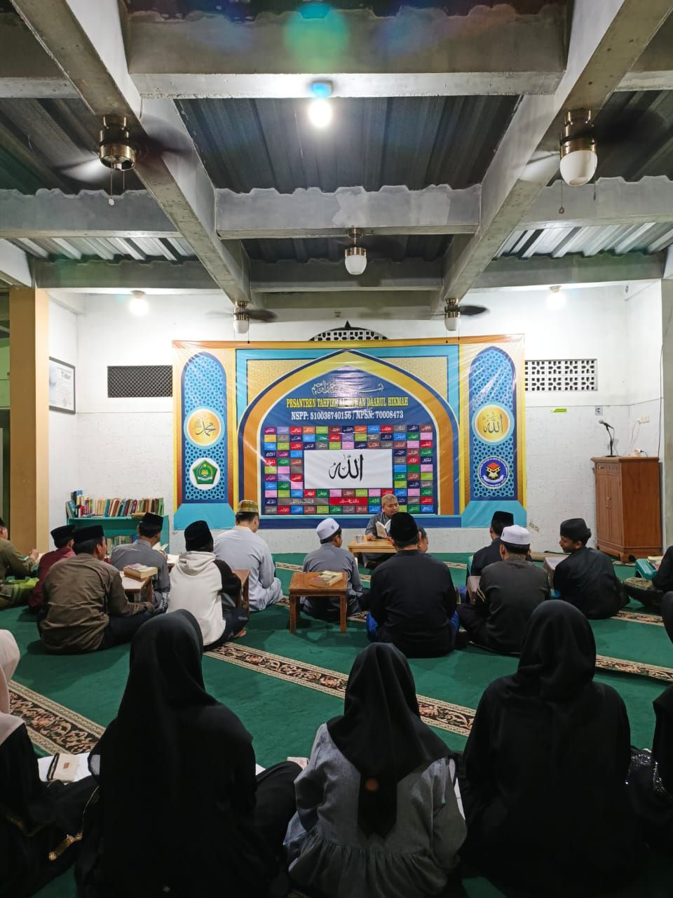 Menaladani Rasulullah SAW